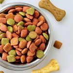 Ligne de production automatique de mise en balles de sachets d'aliments pour animaux de compagnie